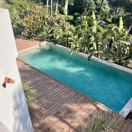 Dolce Vue Et Piscine Villa *