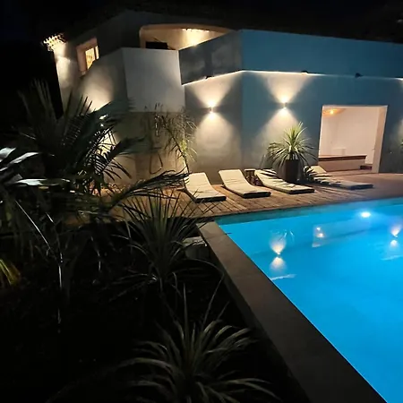 Dolce Vue Et Piscine Villa