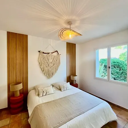 Dolce Vue Et Piscine Villa