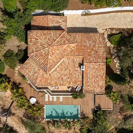 Dolce Vue Et Piscine Villa *